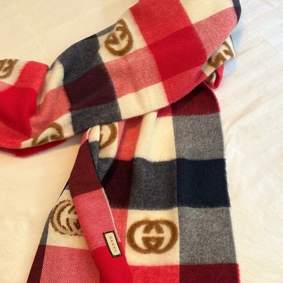 Gucci Red and Cream Checkered Scarf - Picture 4 of 4